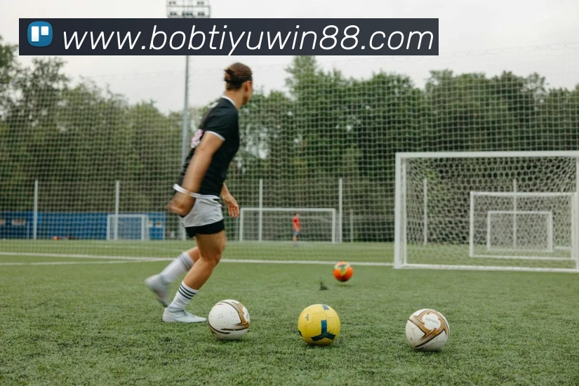 爱德华兹半场表现低迷仅得8分失误频繁三分球全失手状态堪忧