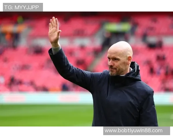 滕哈赫谨慎应对药厂解雇危机不太可能重返阿贾克斯 滕哈赫谨慎应对药厂解雇危机不太可能重返阿贾克斯