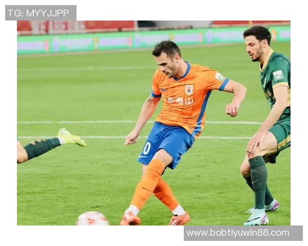 卡扎伊什维利与妻子共享东京之旅美好时光尽显劳逸结合生活态度