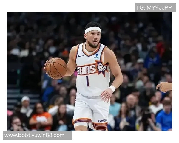 布克:外界认为我安静但在赛场上我会积极发声并努力表达正确观点 布克:外界认为我安静但在赛场上我会积极发声并努力表达正确观点